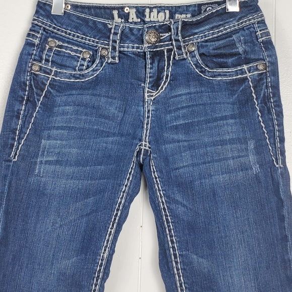 L.A . Idol embroidered capris size 0 - Picture 2 of 14